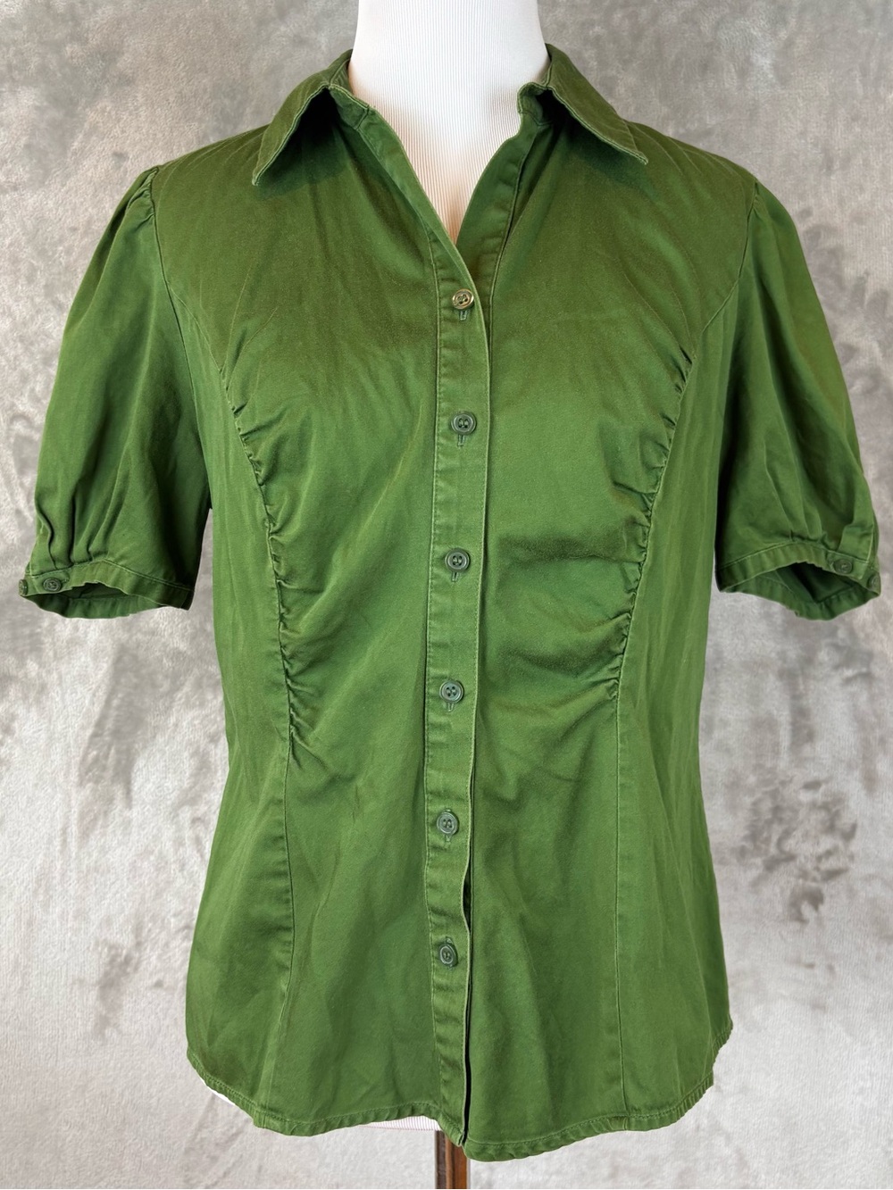 The Limited Olive Green Short Sleeve Button Down Blouse Wmn’s M